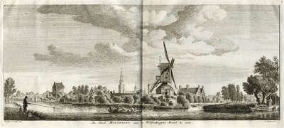 135843 Gezicht over de stadsbuitengracht op Montfoort uit het zuidwesten, met links de Willeskopperpoort, in het midden ...